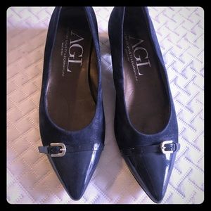 Navy AGL 39.5 low heels